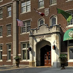 windsor-arms-hotel.niagara-fallshotels.com/
